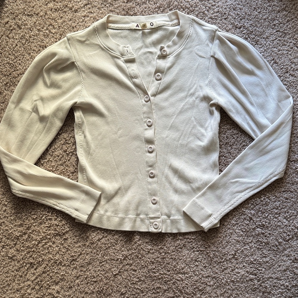 AMO Off-White Buttoned Cardigan